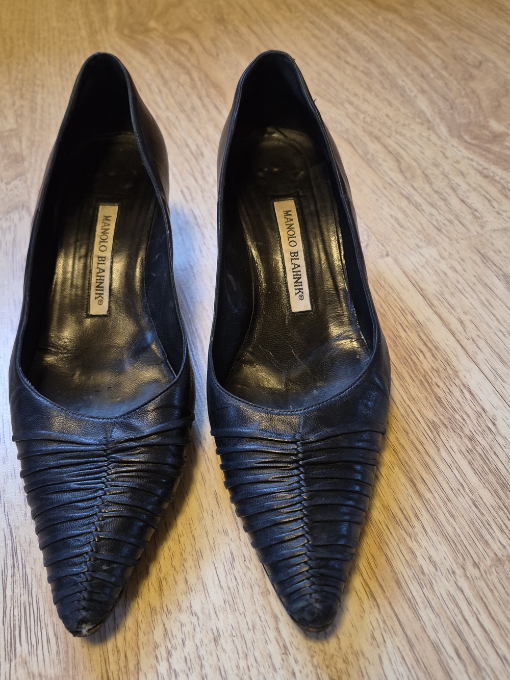 Manolo Blahnik Black Pointed Leather Pumps - Picture 11 of 11